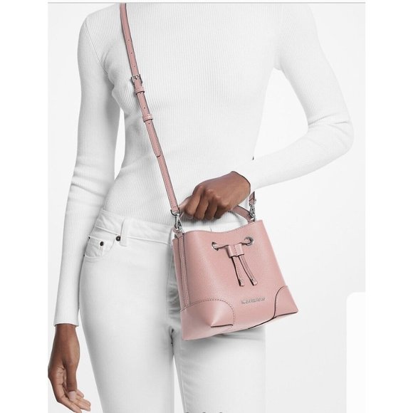 New Michael Kors Mercer Small Drawstring Pebble Leather Bucket Bag Powder Blush - Picture 3 of 6